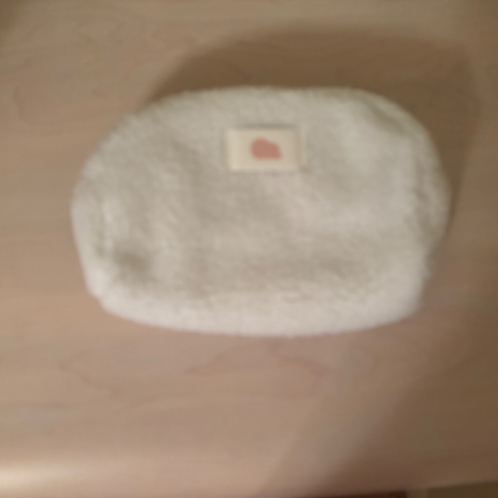 New Ariana Grande Sherpa Like Cosmetic Pouch w/ 2 Hair Scrunchies